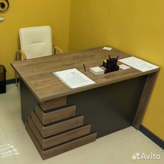 Стол Гиккори в наличии / Офисный стол