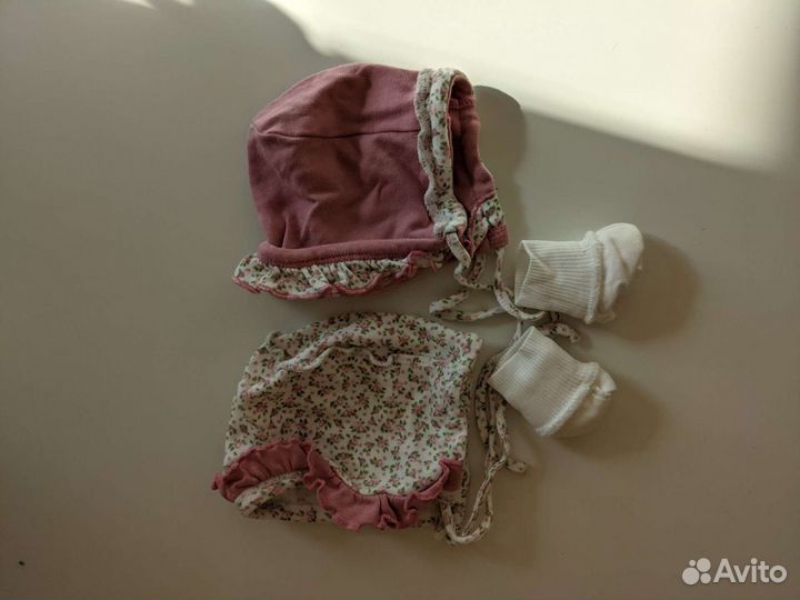 Чепчик и антицарапки для новорожденного H&M