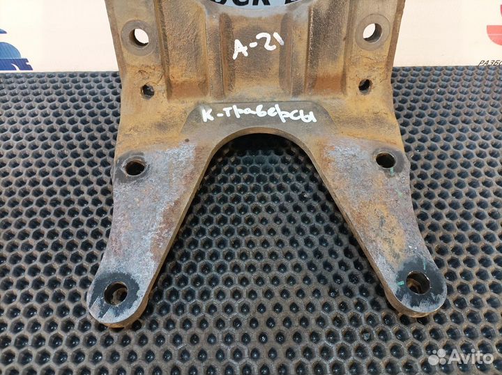 Кронштейн траверсы