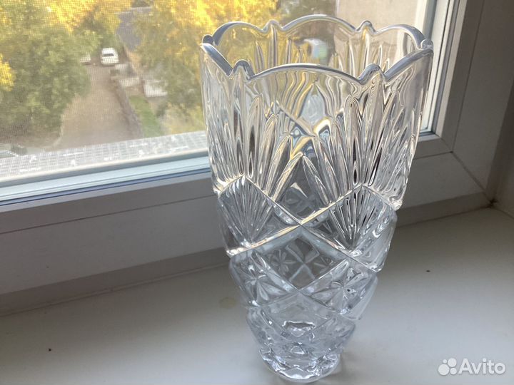 Хрустальная ваза