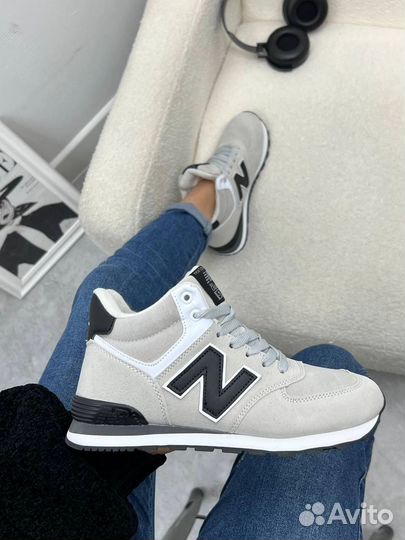 Женские кроссовки