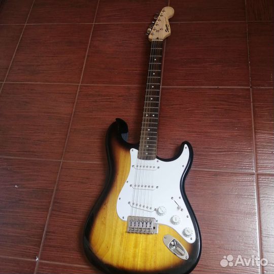 Электрогитара Fender squier bullet stratocaster