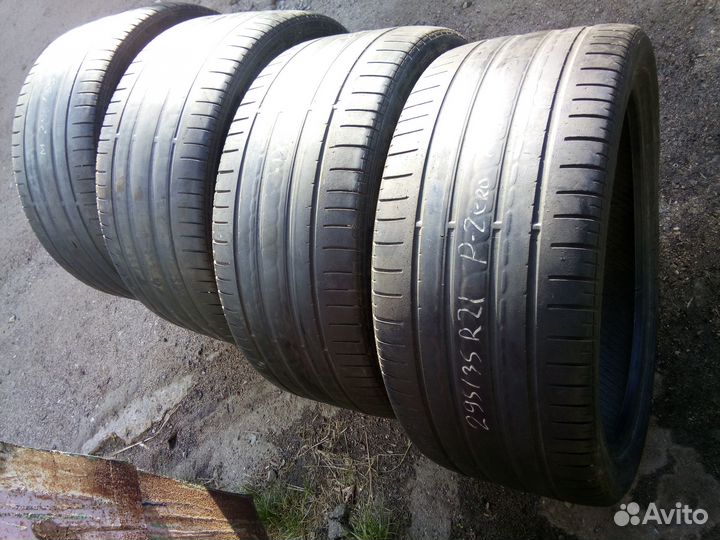 Pirelli P Zero Rosso 295/35 R21