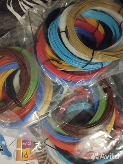 3D ручка новая с доп.пластиком и трафаретами