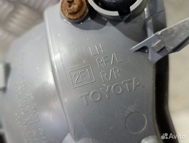 Фонарь противотуманный задний левый Toyota Rav4