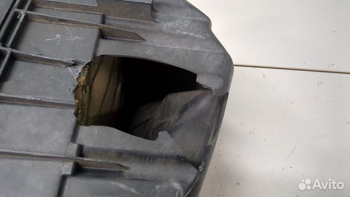 Корпус воздушного фильтра Audi A4 (B6)