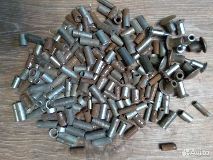 Болты стальные