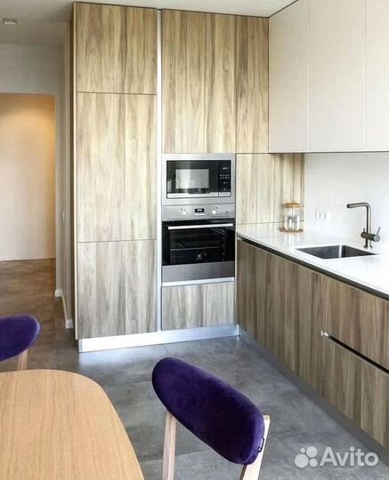 Кухня под потолок стильная