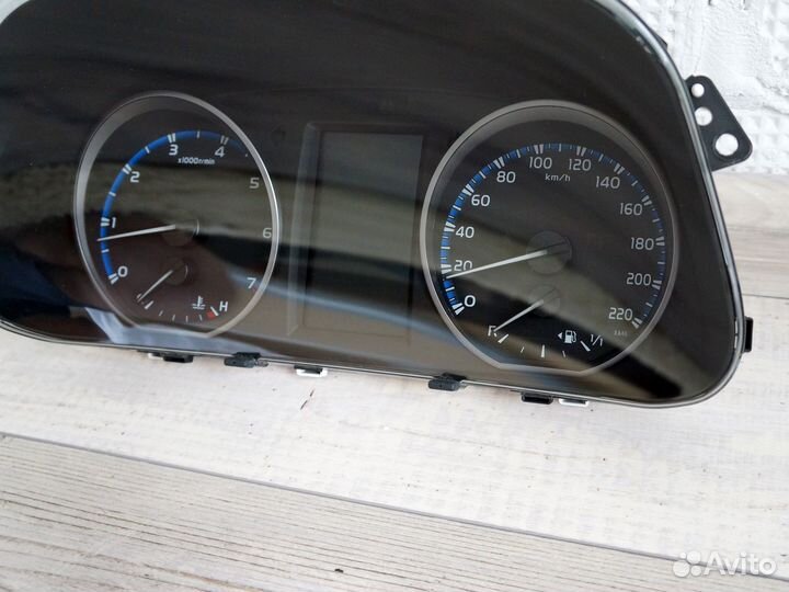 Щиток приборов 