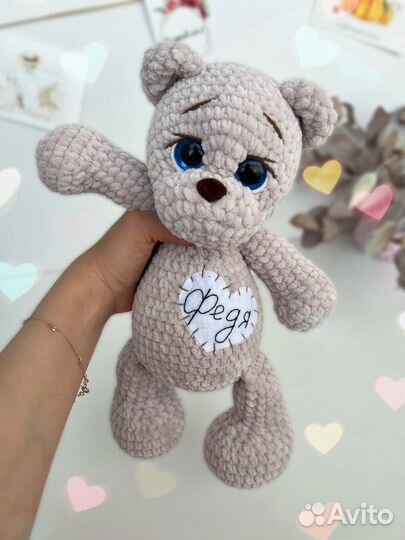 Плюшевый мишка ручной работы вязаный