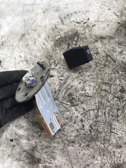 Датчик уровня топлива Toyota Corolla Fielder