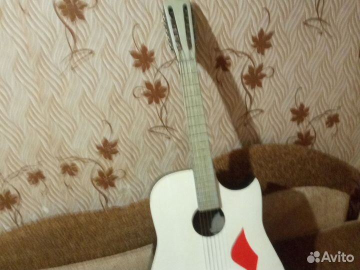 Акустическая гитара