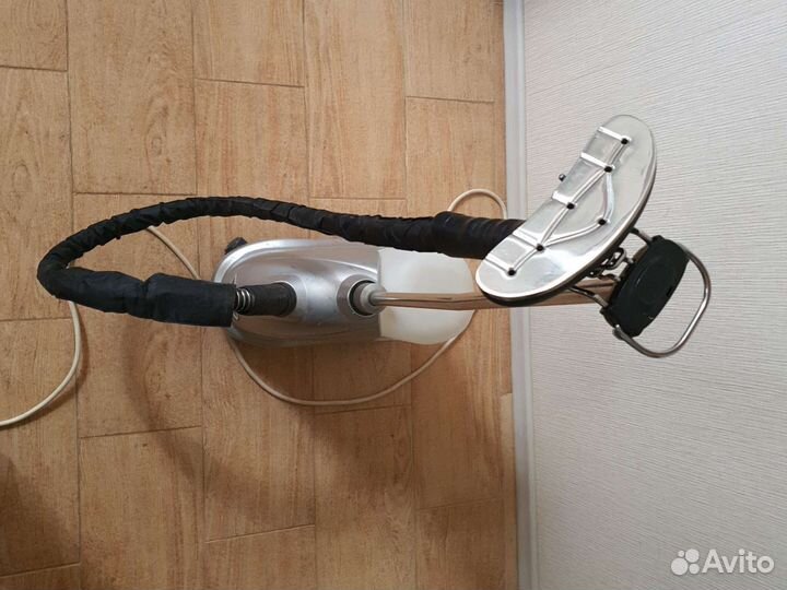 Отпариватель для одежды вертикальный