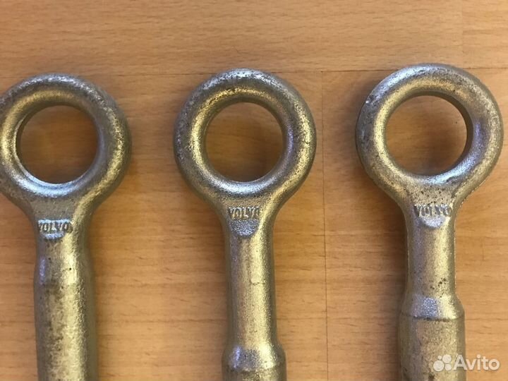 Буксировочная петля для Volvo