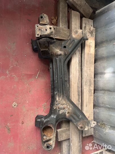 Volkswagen passat b3 Задняя балка