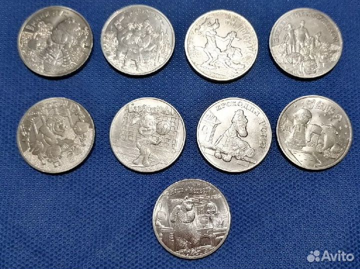 Мультики простые, цветные есть все. Смешарики