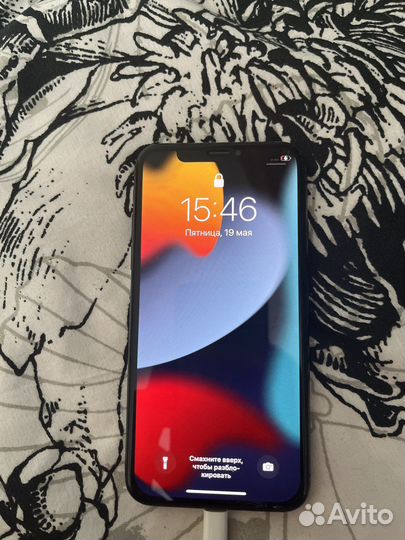 Телефон iPhone 10 64гб