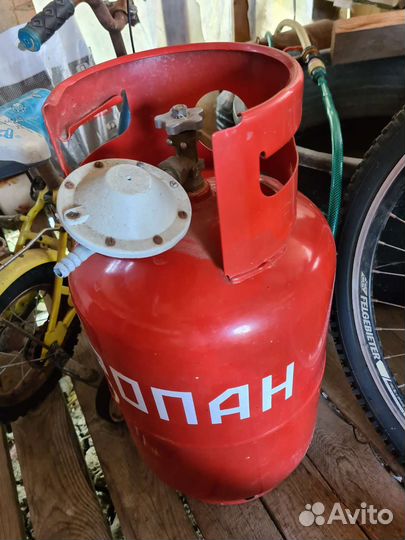 Два газовых баллона по 27 литров