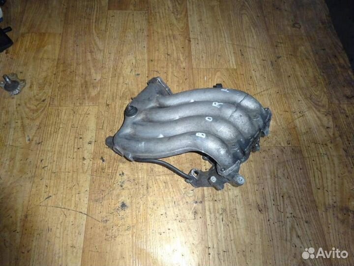 Коллектор впускной Volkswagen Bora A4 1998-2005