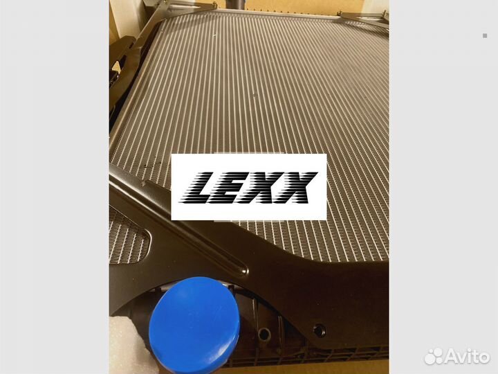 Радиатор грузовик volvo FH 20460178