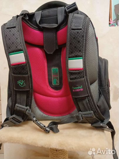 Школьный рюкзак hummingbird