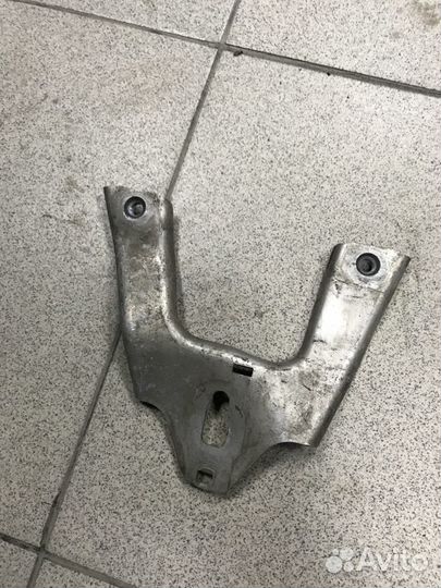 Опора поперечной балки L W205 C класс