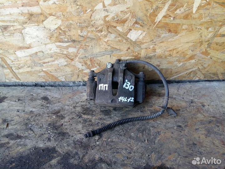 Суппорт передний правый Hyundai i30 2007-2012