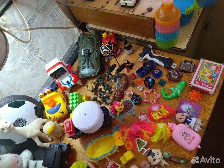 Много разных игрушек