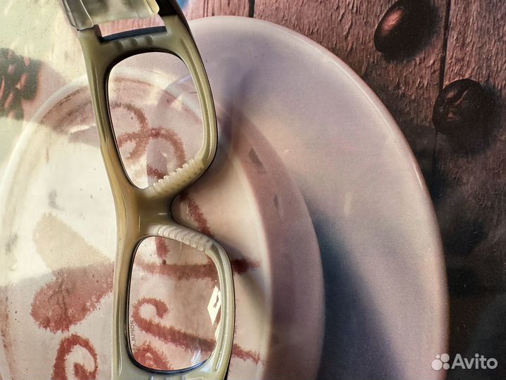 Винтажные спортивные очки на резинке