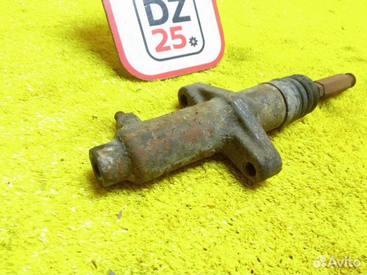 Рабочий цилиндр сцепления передний Mitsubishi Fuso