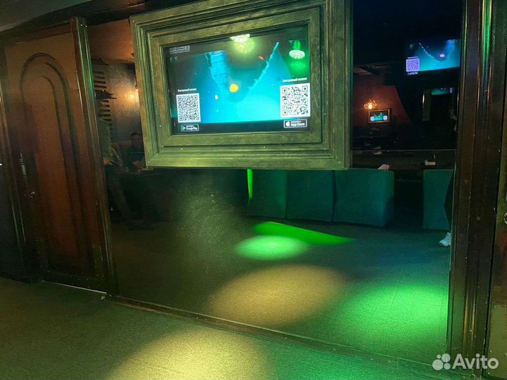 Зеркала, стена из зеркал