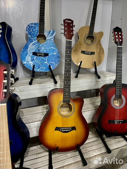 Акустическая гитара / классическая