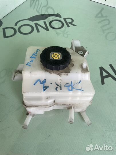 Бачок тормозной жидкости Toyota RAV4 5 xa50