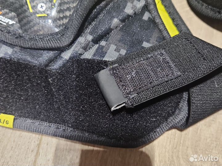 Нагрудник хоккейный Bauer Supreme YTH L