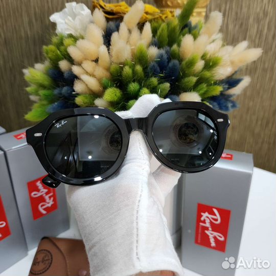Солнцезащитные очки Ray-Ban Gina RB4399