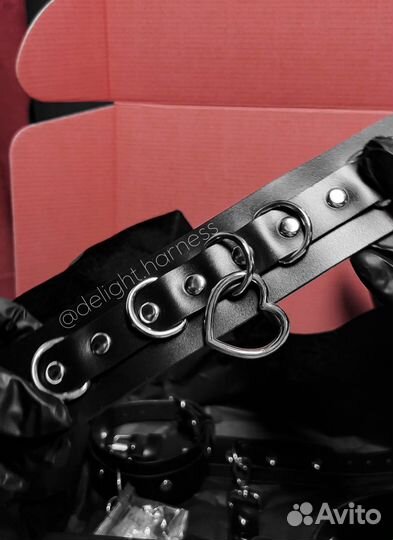 Кожаный ошейник с сердечком