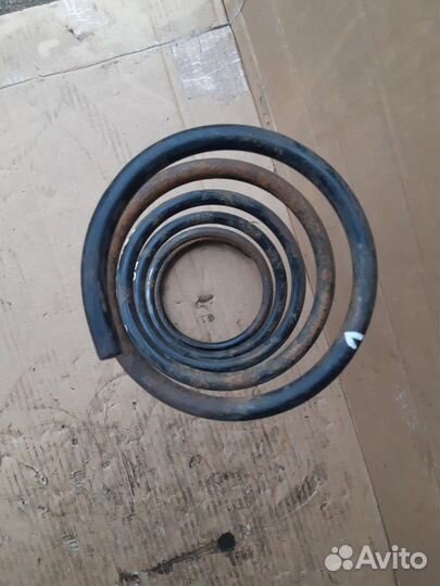 Пружина передняя Митцубиси Ланцер CB 92-00