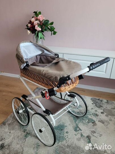 Кукольная винтажная коляска