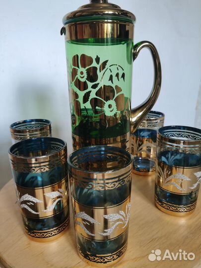 Бокалы разноцветные и графин Япония