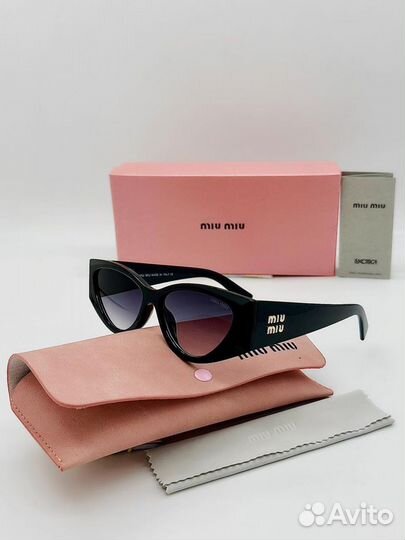 Солнцезащитные очки miu miu