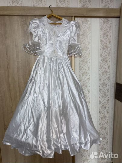 Платье свадебное