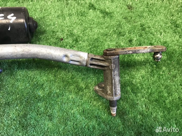 Трапеция стеклоочистителей с моторчиком