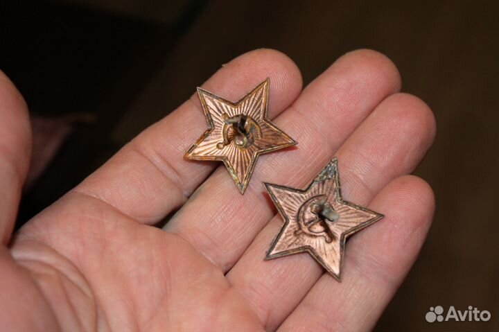 Звезда на бескозырку и значки