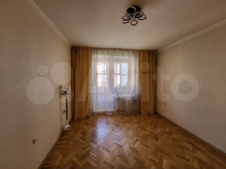 3-к. квартира, 90 м², 3/5 эт.