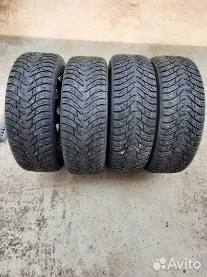 Nokian Tyres Hakkapeliitta 8 215/65 R16