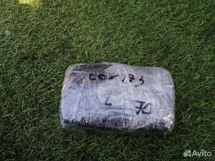 Обшивка крышки багажника левая Volkswagen Passat