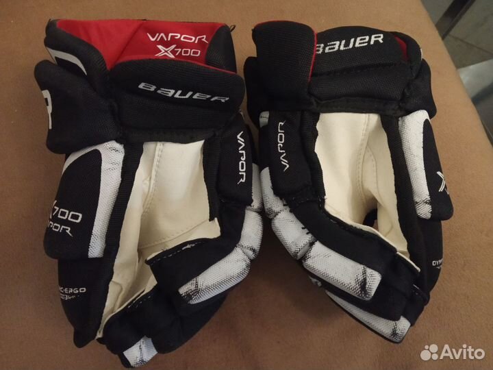 Перчатки хоккейные