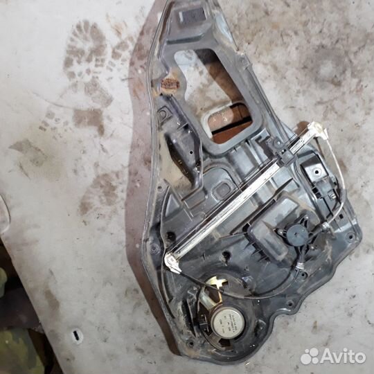 Стеклоподъемник зад правой двери Мазда 6 GG