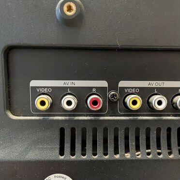 Телевизор 22%22 BBK LEM2261F + приставка DVB-T2