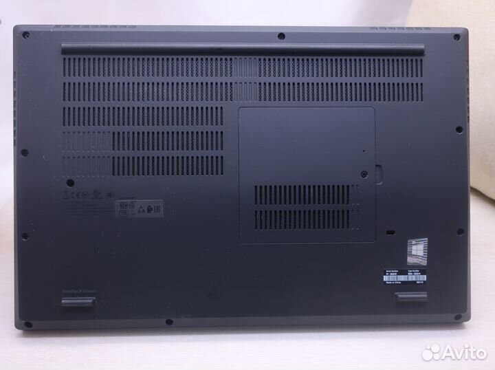 ThinkPad P15 Core I7-10850/32/1TB/T1000/FHD